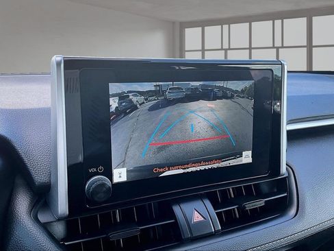 Used 2025 Toyota RAV4 XLE AWD/4WD image 21