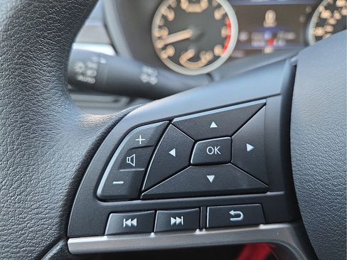 New 2026 Nissan Altima 2.5 SV FWD image 19