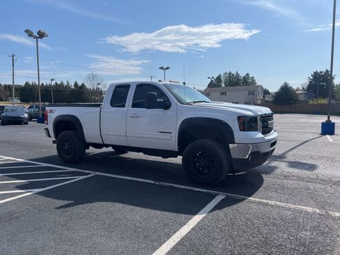 Used 2011 GMC Sierra 2500 SLT w/ SLT Convenience Package image 7
