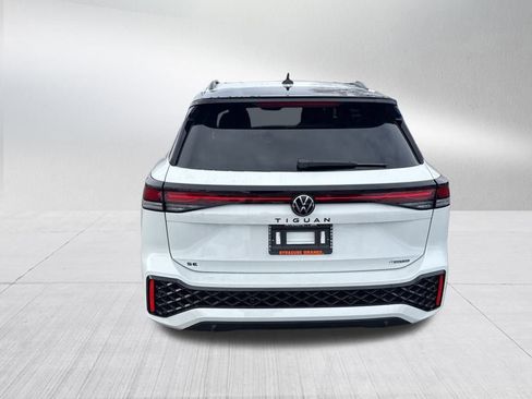 New 2026 Volkswagen Tiguan SE R-Line AWD/4WD image 4
