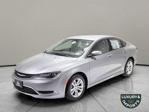 Used 2016 Chrysler 200 Limited image 1