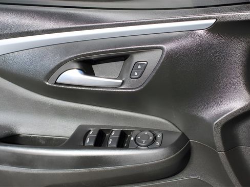 Used 2024 Buick Envista Preferred w/ Convenience II Package image 17