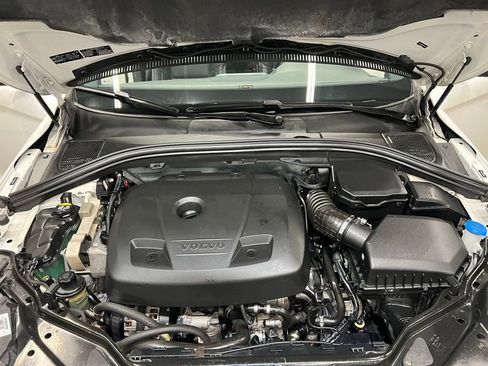 Used 2016 Volvo XC60 T6 R-Design w/ Climate Package image 44