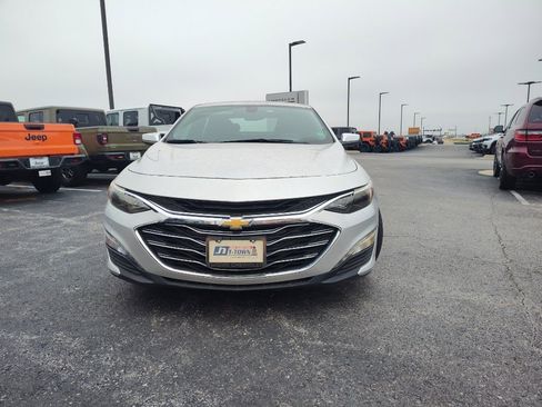 Used 2022 Chevrolet Malibu LT image 2