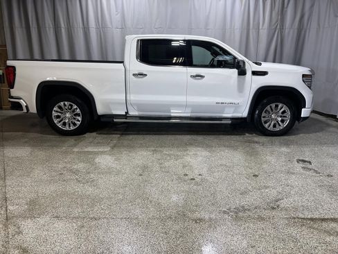 Used 2023 GMC Sierra 1500 Denali w/ Technology Package AWD/4WD image 1