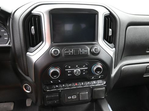 Used 2020 Chevrolet Silverado 1500 LT Trail Boss AWD/4WD image 17