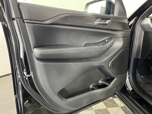 Used 2023 Jeep Grand Cherokee Altitude AWD/4WD image 18