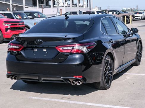 Certified 2021 Toyota Camry XSE FWD image 4