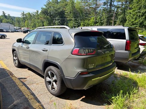 Used 2019 Jeep Cherokee Limited w/ Luxury Group AWD/4WD image 2