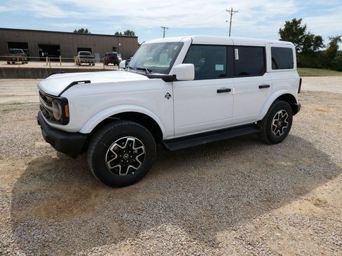 New 2026 Ford Bronco Outer Banks AWD/4WD image 8