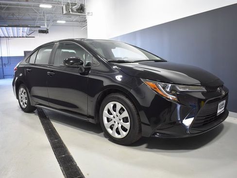 Used 2025 Toyota Corolla LE image 7