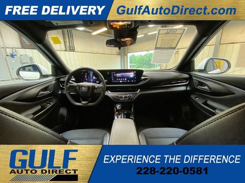Used 2025 Buick Envista Preferred FWD image 2