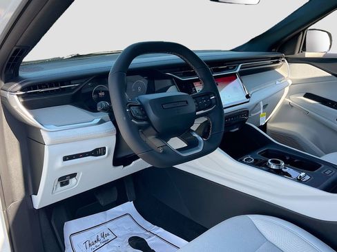 New 2026 Jeep Cherokee Laredo image 9