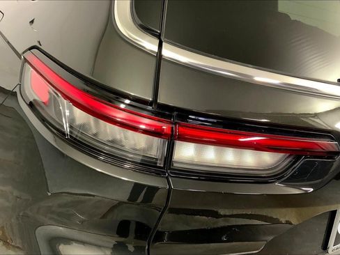 Used 2022 Jeep Grand Cherokee L Overland w/ Luxury Tech Group IV image 28