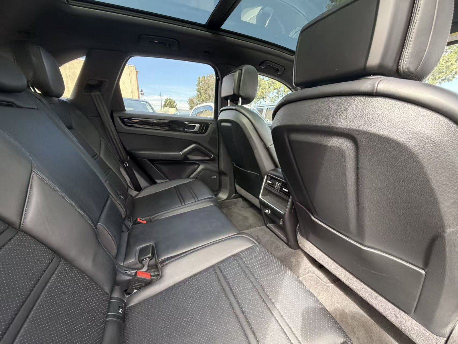 Used 2019 Porsche Cayenne AWD/4WD image 10