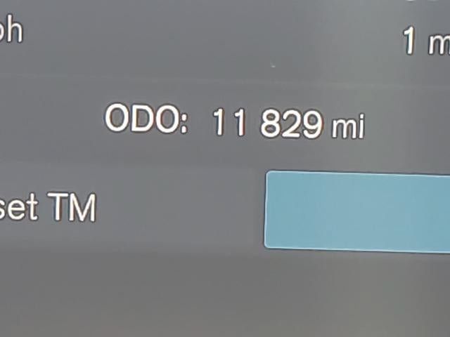 Used 2025 Volvo XC60 B5 Plus AWD/4WD image 12