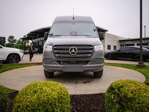 Used 2025 Mercedes-Benz Sprinter 2500 image 2