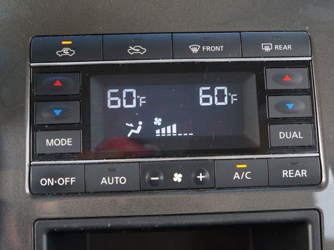 Used 2016 Nissan Quest SV image 38