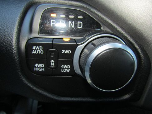 Used 2022 RAM 1500 Big Horn AWD/4WD image 36