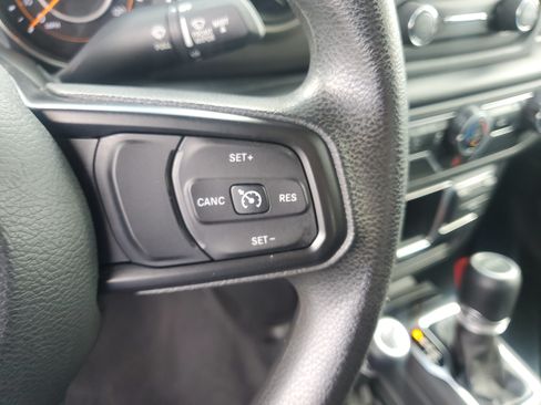 Used 2021 Jeep Gladiator Sport AWD/4WD image 17