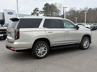 Used 2023 Cadillac Escalade Premium Luxury video 4