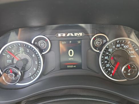 Used 2024 RAM 2500 Big Horn AWD/4WD image 21