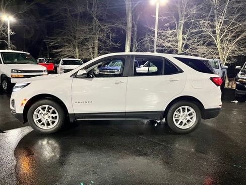 Used 2024 Chevrolet Equinox LT AWD/4WD image 12