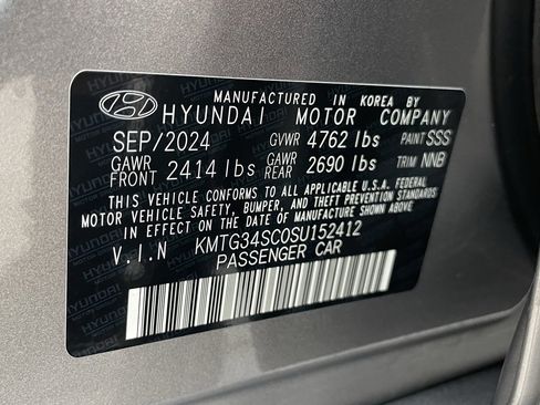 Used 2025 Genesis G70 2.5T image 28