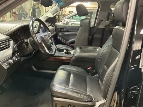 Used 2019 GMC Yukon SLT w/ Graphite Edition image 17