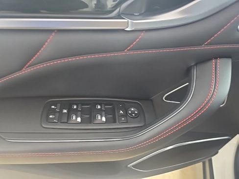 Used 2024 Maserati Levante GT Ultima image 15