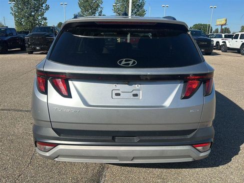 Used 2025 Hyundai Tucson SEL AWD/4WD image 4