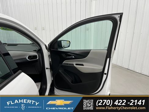 Used 2019 Chevrolet Equinox LS AWD/4WD image 14