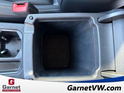 Used 2024 Volkswagen Tiguan SE image 25