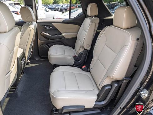 Used 2023 Chevrolet Traverse Premier AWD/4WD image 44