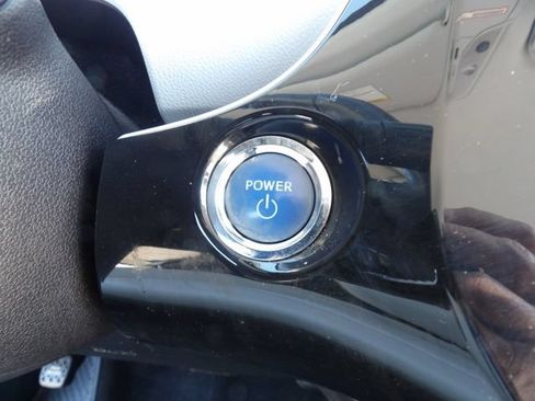 Used 2022 Toyota Prius XLE FWD image 26