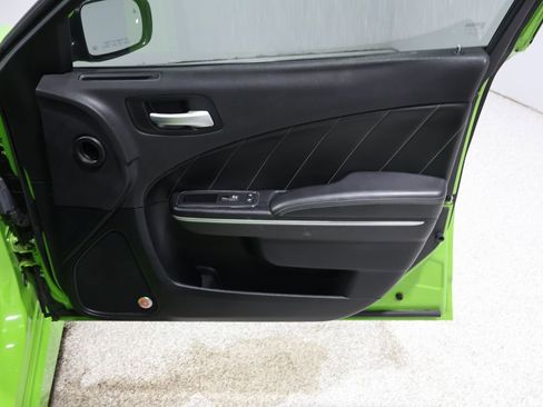 Used 2017 Dodge Charger R/T Scat Pack w/ Beats Audio Group image 24