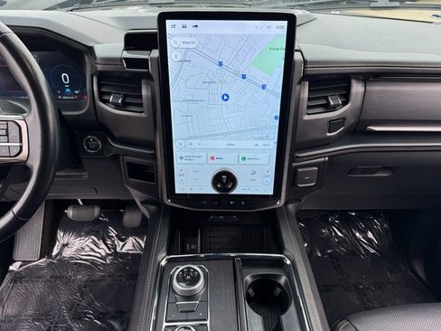 Certified 2023 Ford Expedition Platinum image 28