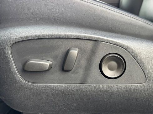 Used 2024 GMC Acadia Elevation image 21