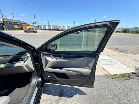 Used 2013 Cadillac XTS Luxury FWD image 18
