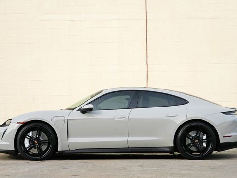 Used 2021 Porsche Taycan RWD image 9
