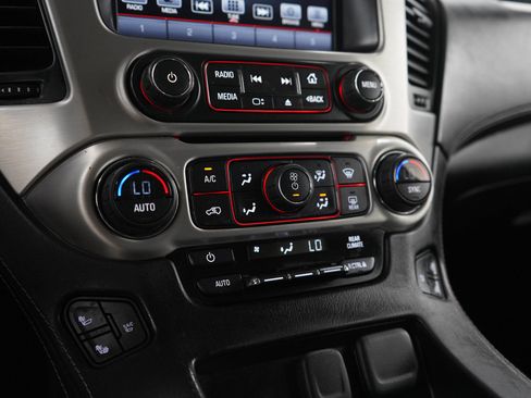 Used 2016 GMC Yukon SLT w/ Open Road Package AWD/4WD image 25