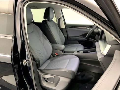 New 2026 Volkswagen Tiguan SE AWD/4WD image 11