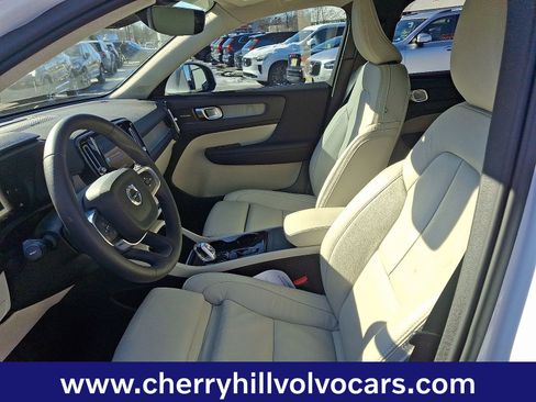 Certified 2023 Volvo XC40 B5 Ultimate w/ Protection Package Premier image 14