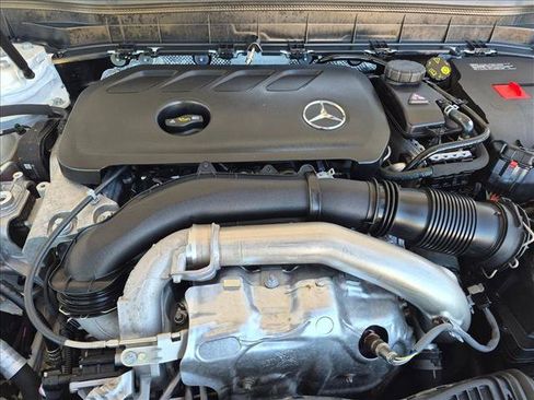 Used 2025 Mercedes-Benz GLB 250 4MATIC image 22