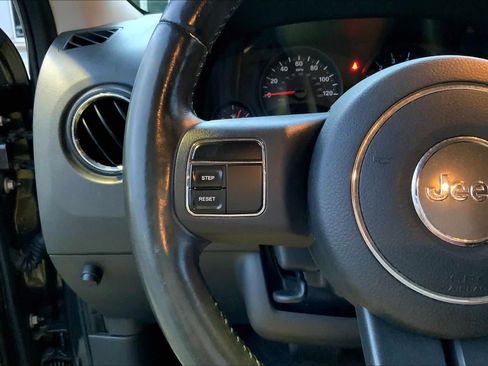 Used 2011 Jeep Patriot Latitude AWD/4WD image 22