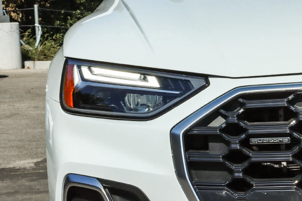 Used 2021 Audi Q5 e Premium Plus AWD/4WD image 8