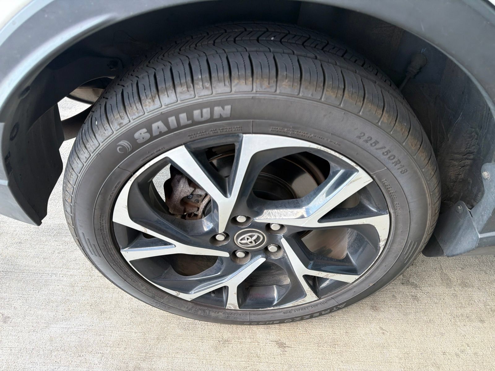 Used 2019 Toyota C-HR Limited FWD image 18