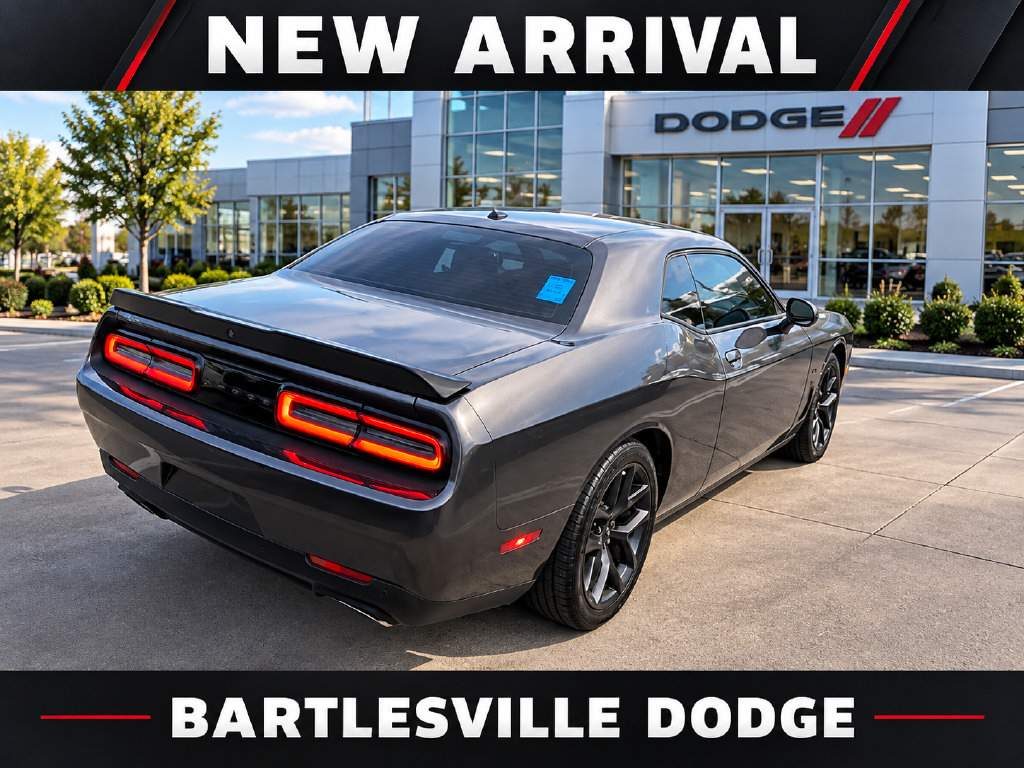 Used 2022 Dodge Challenger R/T w/ Blacktop Package RWD image 3