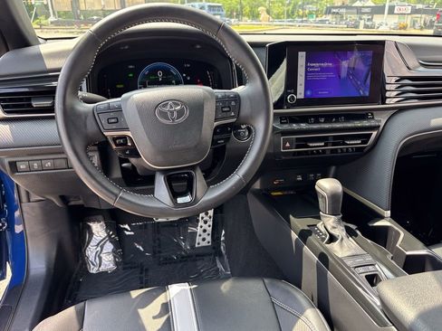 Certified 2025 Toyota Camry SE AWD/4WD image 23