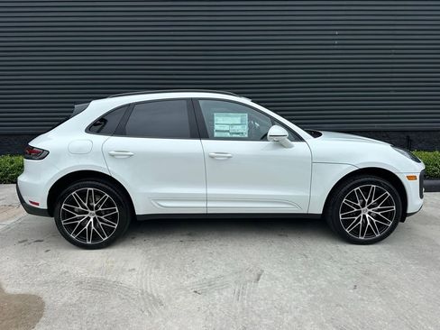 Used 2026 Porsche Macan AWD/4WD image 10